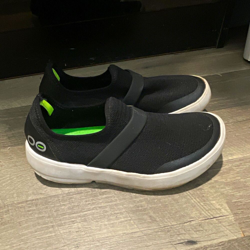 OOFOS OOmg Low Women's Size 7 Black Athletic Comfort Slip On Walking Shoes